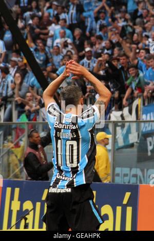 Größere Porto Alegre, Brasilien. 24. Juli 2016. Lanzen der Übereinstimmung zwischen Gremio und Sao Paulo in der Arena tun Grêmio Porto Alegre. Übereinstimmen Sie gültig für die 16. Runde des Brasileiro 2016 Chevrolet. Credit: Foto Arena LTDA/Alamy Live-Nachrichten Stockfoto