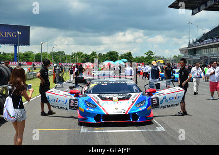 Buriram Thailand. 24. Juli 2016. Lamborghini Super Trofeo Asien auf Anzeigen Buriram Super Rennen 2016 am 24. Juli 2016 auf Chang International Racing Circuit, Buriram Thailand Bildnachweis: Chatchai Somwat/Alamy Live-Nachrichten Stockfoto