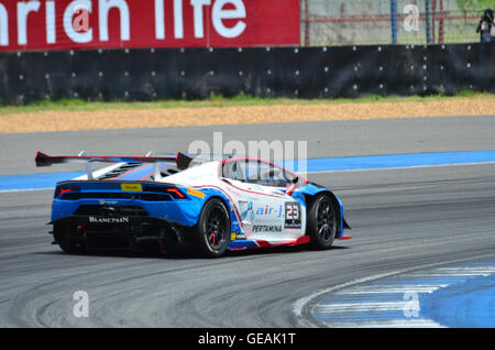 Buriram Thailand. 24. Juli 2016. Lamborghini Super Trofeo Asien auf Anzeigen Buriram Super Rennen 2016 am 24. Juli 2016 auf Chang International Racing Circuit, Buriram Thailand Bildnachweis: Chatchai Somwat/Alamy Live-Nachrichten Stockfoto