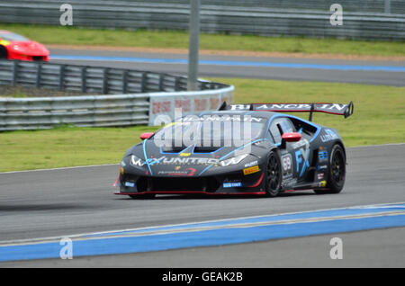 Buriram Thailand. 24. Juli 2016. Lamborghini Super Trofeo Asien auf Anzeigen Buriram Super Rennen 2016 am 24. Juli 2016 auf Chang International Racing Circuit, Buriram Thailand Bildnachweis: Chatchai Somwat/Alamy Live-Nachrichten Stockfoto