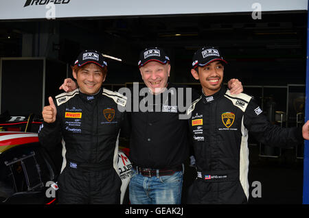 Buriram Thailand. 24. Juli 2016. Lamborghini Super Trofeo Asien auf Anzeigen Buriram Super Rennen 2016 am 24. Juli 2016 auf Chang International Racing Circuit, Buriram Thailand Bildnachweis: Chatchai Somwat/Alamy Live-Nachrichten Stockfoto