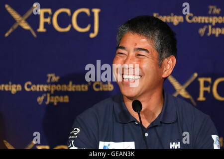 November 2016. 25. Juli 2016. Kojiro Shiraishi, 25. Juli 2016 - Segeln: Kojiro Shiraishi nimmt an einer Pressekonferenz in Tokio Foreign Correspondents' Club of Japan, Tokyo, Japan. Shiraishi konkurrieren in der Vendee Globe around the World Solo-Regatta im November 2016. © Sho Tamura/AFLO SPORT/Alamy Live-Nachrichten Stockfoto