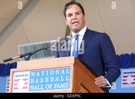 Cooperstown, USA. 24. Juli 2016. NEW YORK, NY - 24 Juli: Mike Piazza ist aufgenommen in die Baseball Hall Of Fame am 24. Juli 2016 in Cooperstown, New York. Photo Credit: John Palmer / Medien Punch Credit: Jessica Daly/Alamy Live-Nachrichten Stockfoto