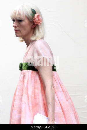 New York City, USA. 24. Juli 2016. NEW YORK, NY-24 Juli: Tilda Swinton schießen auf Position für Netflix & Plan B Enterainment film Okja in New York. NY 24. Juli 2016. Kredit: RW / MediaPunch Credit: MediaPunch Inc/Alamy Live-Nachrichten Stockfoto