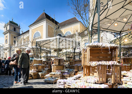 Wien, Wien: Ostermarkt auf der quadratischen Freyung vor Kirche Schottenkirche, Österreich, Wien, 01. Stockfoto