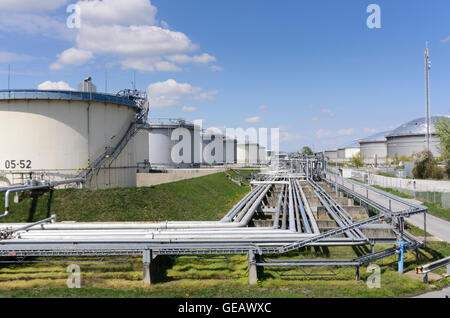 Wien, Wien: Tanklager Lobau der OMV, Österreich, Wien, 11. Stockfoto