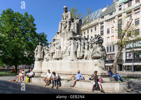 Budapest: quadratisch Vörösmarty ter mit Denkmal Mihaly Vörösmarty, Ungarn, Budapest, Stockfoto