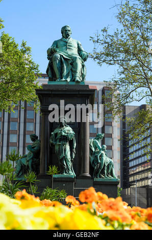 Budapest: Denkmal für Ferenc Deak auf quadratischen Roosevelt ter, Ungarn, Budapest, Stockfoto