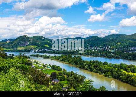 Blick auf das Rheintal in der Nähe von Königswinter, mit sieben Berge, Rhein, Siebengebirge, Drachenfels Berg, Deutschland Stockfoto