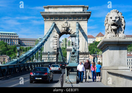 Budapest: Kette Brücke (Szechenyi Lánchíd) auf der Donau, Ungarn, Budapest, Stockfoto