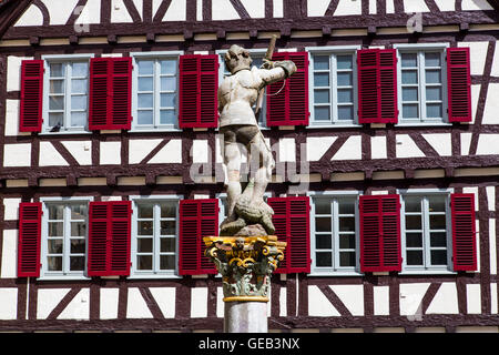 Historische Häuser, halb Fachwerkhaus in der alten Stadt Tübingen, Deutschland, Stockfoto