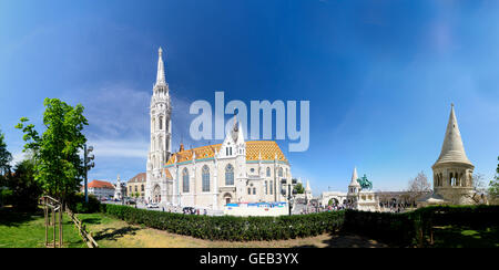 Budapest: Matthias Kirche, Fishermans Bastion und Reiterstandbild des Heiligen. Stephan, Ungarn, Budapest Stockfoto