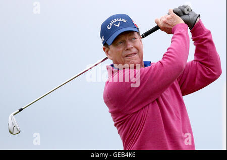 USAS Tom Watson am 3. Abschlag tagsüber vier 2016 Senior Open Championship in Carnoustie Golf Links. Stockfoto