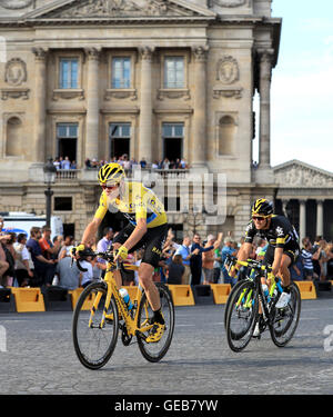 Team Sky Chris Froome (links) während der Etappe 21 der 2016 Tour de France in Paris, Frankreich. Stockfoto