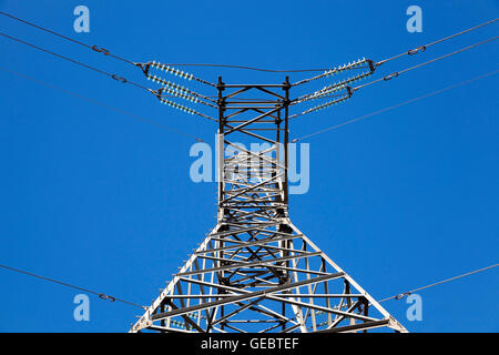 Hochspannungs-Pole, close-up Stockfoto