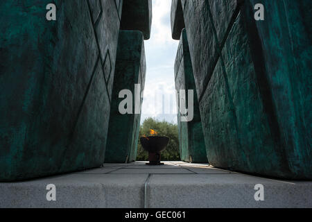Denkmal auf dem Friedhof der Gedenkstätte für die Opfer des Heimatkrieges, Vukovar, Kroatien Stockfoto