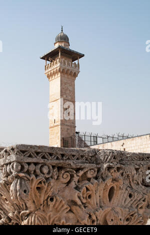 Jerusalem, Israel: das Minarett der Al Aqsa Mosque, die weiteste Moschee am Tempelberg: ist die drittheiligste Stätte des Islam Stockfoto