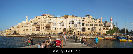 Israel: Panoramablick auf die Altstadt von Jaffa und den Hafen bei Sonnenuntergang. Jaffa ist der älteste Teil von Tel Aviv-Yafo Stockfoto