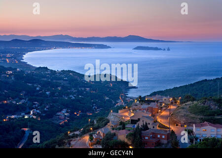 Begur.Panoramic aus der Burg von Begur. Im Hintergrund Medes-Inseln und Rosen Gulf.Costa Stockfoto