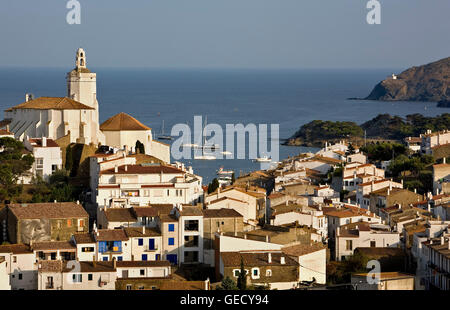 Cadaqués. In der linken Kirche Santa María. Costa Brava. Provinz Girona. Katalonien. Spanien Stockfoto