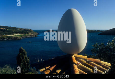 Dalí ´s Haus in Port Lligat. Ei auf das Taubenhaus. Costa Brava. Provinz Girona. Katalonien. Spanien Stockfoto