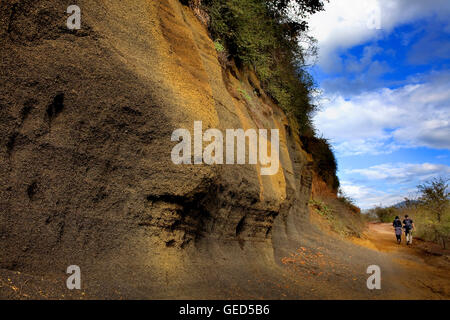 Weg zum Krater des Vulkans Croscat, Naturpark der Garrotxa, Provinz Girona. Katalonien. Spanien Stockfoto