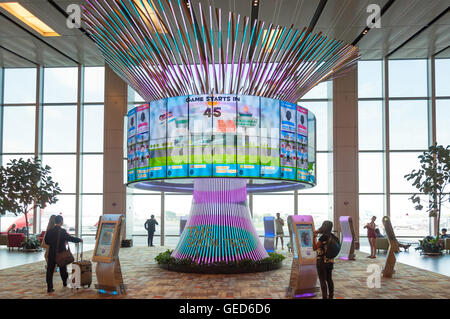 Die soziale Struktur interaktive Installation in Changi, Singapur, Singapore Changi Airport, Terminal 1, Transit-Halle Stockfoto