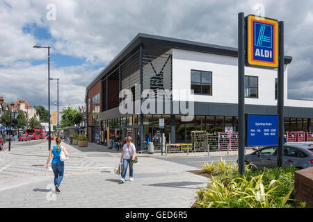 Aldi Supermarkt, Brighton Road, Coulsdon, London Borough of Croydon, Greater London, England, Vereinigtes Königreich Stockfoto