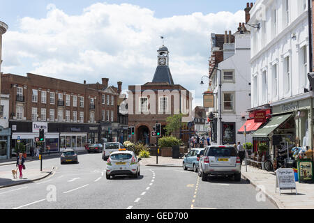 Ansicht der High Street und Market House, Reigate, Surrey, England, Vereinigtes Königreich Stockfoto