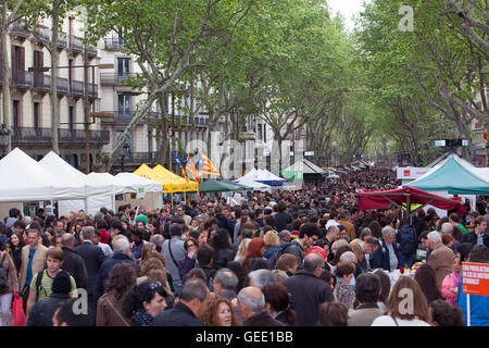 La Rambla, Sant Jordis Tag (23. April), Barcelona, Katalonien, Spanien Stockfoto