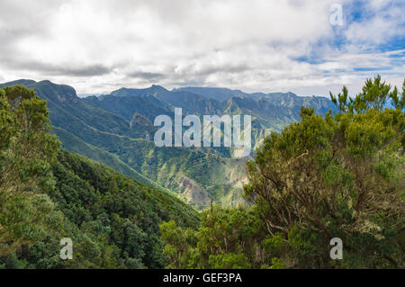 Anaga-Gebirge Blick vom Mirador Cabezo del Tejo, Teneriffa, Spanien Stockfoto
