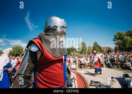 Ethnologisches, Belarus - July19, 2014: Denkmalpflege der ritterlichen Kämpfe auf der mittelalterlichen Kultur festival Stockfoto