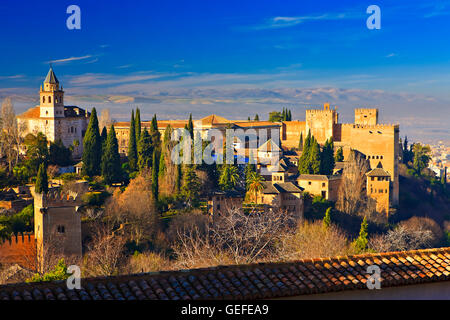 Geographie/Reisen, Spanien, Andalusien, Granada, Blick auf die Alhambra (La Alhambra) von der oberen Gärten des Generalife, von der UNESCO zum Weltkulturerbe, No-Exclusive - Verwenden Sie Stockfoto