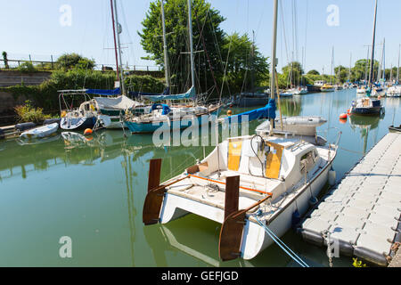 Boote in Lydney beherbergen Gloucestershire England UK am Fluss Severn Stockfoto