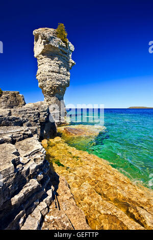 Geographie, Reisen, Kanada, Ontario, Tobermory, Meer Stack entlang Küste Flowerpot Island in Fathom Five National Marine Park, Stockfoto