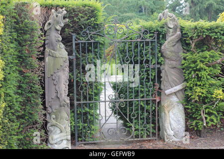 Dekorative Stein Säule und Tor Stockfoto