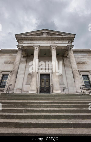 Stockport Krieg Denkmal und eine Kunstgalerie. Ein griechisch-römischen Stil der Architektur. Stockfoto