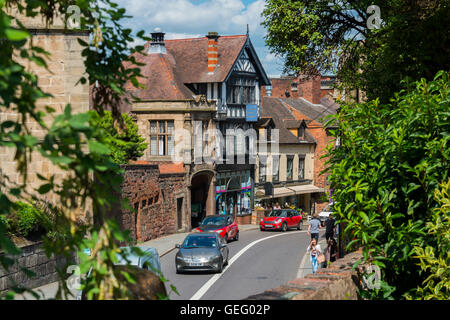 Auf der Suche nach unten Burgtore in Shrewsbury, Shropshire, ENgland, UK. Stockfoto