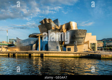 Guggenheim Museum Bilbao, Museum für moderne und zeitgenössische Kunst, Architekt Frank Gehry, Bilbao, Baskenland, Spanien (editio Stockfoto