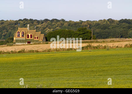 Grayson Perry "Lebkuchenhaus" in der Sonne am Abend Stockfoto