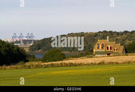 Grayson Perry "Lebkuchenhaus" in der Sonne am Abend Stockfoto