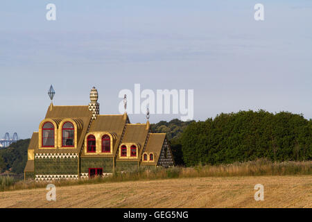 Grayson Perry "Lebkuchenhaus" in der Sonne am Abend Stockfoto