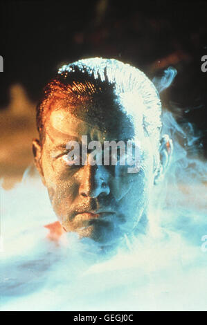 Martin Sheen Captain Willard (Martin Sheen) Söll Waehrend des Vietnamkrieges Höhle Scheinbar Verrueckt Gewordenen Colonel Kurtz Toeten. Lokalen Caption *** 2001, Apocalypse Now Redux, Apocalypse Now Redux Stockfoto