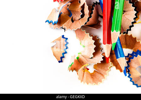 Farbstiften Späne mit Stifte Farbe von oben gesehen. Horizontales Bild. Stockfoto