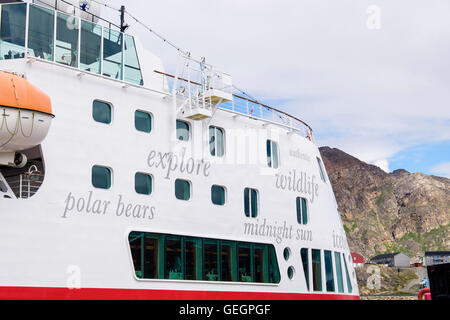 Worte, die auf der Seite der Hurtigruten MS Fram Explorer Cruise Schiff angedockt im Hafen im Jahr 2016. Sisimiut Westgrönland Stockfoto