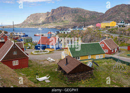 Auf Museumsbauten mit grönländischen Inuit Torfhaus und Alten Bethel Kirche an der Westküste. (Sisimiut Holsteinsborg) Westgrönland Stockfoto