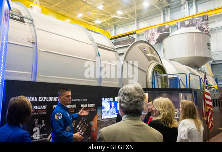 Dr. Jill Biden Tours NASA Johnson Space Center 03020104 Stockfoto