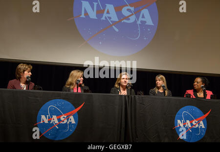 Die NASA-Veranstaltung Women in Action im Goddard Space Flight Center in Greenbelt, Maryland, zeigte einflussreiche Frauen in der Weltraumwissenschaft und -Führung, darunter Ellen Ochoa, Dava Newman und Christyl Johnson, die die Gleichstellung der Geschlechter in der Weltraumforschung betonten. Stockfoto