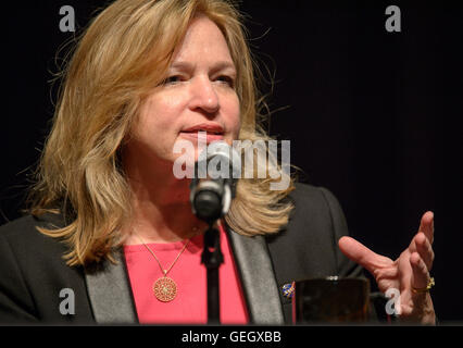 Die NASA Women in Action-Veranstaltung im Goddard Space Flight Center feiert die Errungenschaften von Frauen in den Bereichen Raumfahrt und Technologie. Die Veranstaltung beleuchtet Beiträge von Frauen in verschiedenen Missionen und Programmen der NASA. Stockfoto