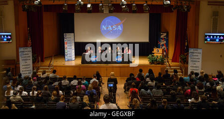 Die NASA-Veranstaltung Women in Action im Goddard Space Flight Center brachte führende Frauen aus der Luft- und Raumfahrt zusammen, darunter Ellen Ochoa und Christyl Johnson, um zukünftige Generationen von Frauen in der Weltraumwissenschaft und -Technologie zu inspirieren. Stockfoto